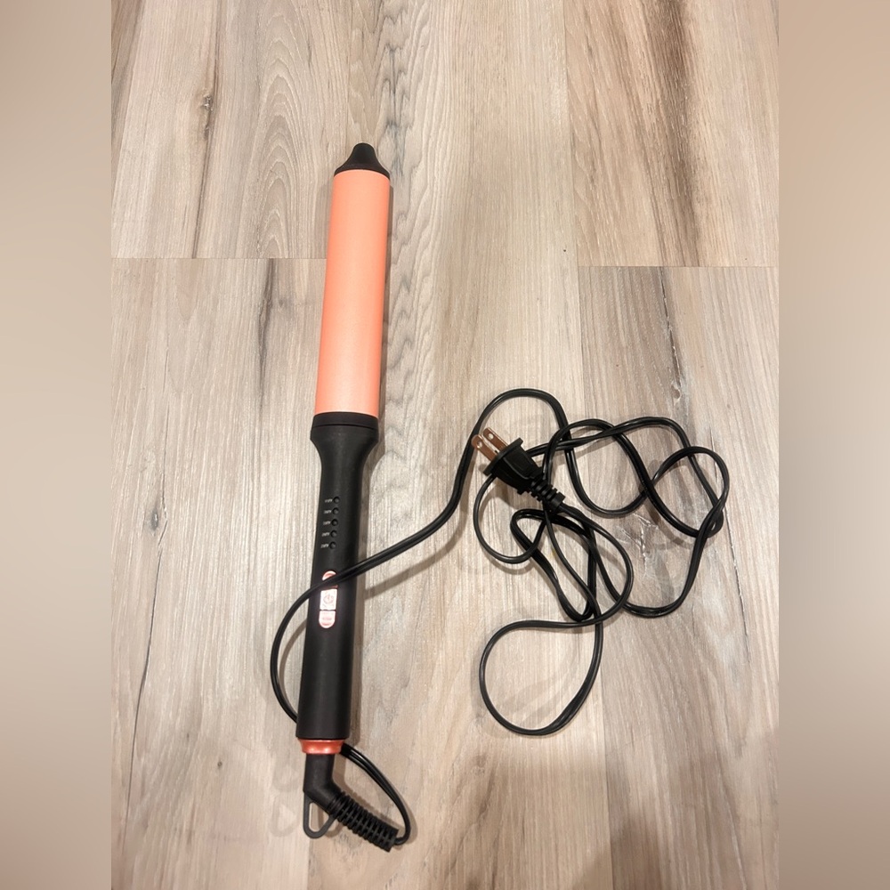 Pink and Black Curling Wand